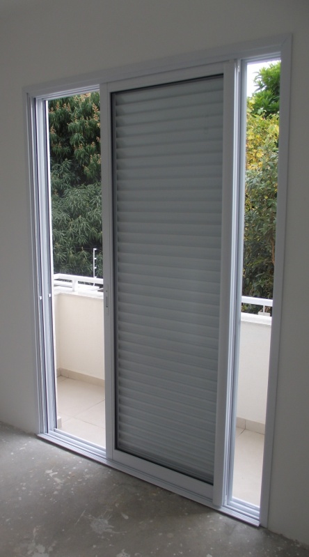 VIDRO E VENEZIANA.jpg